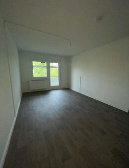 Frische Farbe, frischer Start! - 5-Raum Wohnung für Familien - Magdeburg