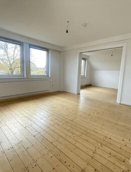++ Renovierte 4-Zimmer Wohnung mit Altbaucharme in zentraler Lage Uelzens mit Balkon ++ - Uelzen