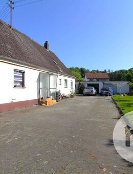 Sanierungsbedürftiges Mietshaus in ruhiger Seitenstraße ohne Durchgangsverkehr - Vohburg (Donau)