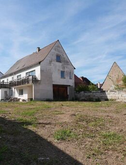 Mehrfamilienhaus mit 7 Zimmern auf großzügigem Grundstück in zentraler und ruhiger Lage von Höchstadt a. d. Aisch (unsere Objektnummer: 1201OS24H) - Höchstadt (Aisch)