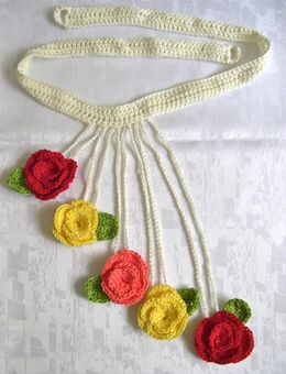 Gardinenband rechts mit Rosen - gehäkelte Handarbeit - Dortmund