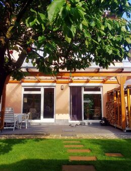 Erbpacht macht's möglich: Doppelhaushälfte mit Wohlfühlcharakter in Duisburg - Duisburg