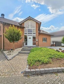 Gangelt - Freistehendes Einfamilienhaus mit Einliegerwohnung in begehrter Lage - Gangelt