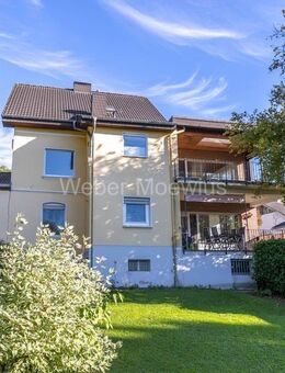 DONRATH: geräumiges 2-Parteienhaus (freistehend) mit Garten, 2 Garagen + Stellplätzen - Lohmar