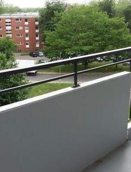 2,5-Zimmer-Wohnung in Kaltenkirchen mit Vollbad, Balkon, Aufzug, Stellplatz - Kaltenkirchen