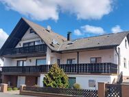 Großes Zweifamilienhaus in ruhiger Lage von Schlüsselfeld im Ortsteil Aschbach - Schlüsselfeld