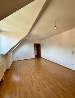** Geräumige 3-Zimmerwohnung unweit des Marktes ** - Bischofswerda