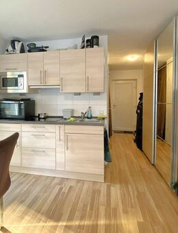 Neuwertiges 1-Zimmer Apartment mit Terrasse und PKW-Stellplatz - Erlangen