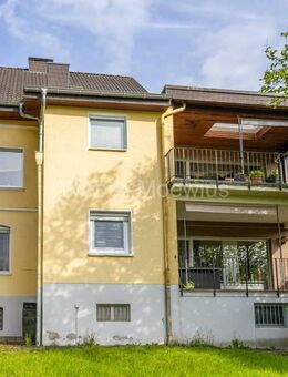 Modernisiertes Zweifamilienhaus mit Garten / 2 Garagen + 4 Stellplätze - Lohmar