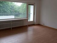 Großzügige 1,5-Zimmer-Wohnung mit Wannenbad, Balkon, Aufzug, Stellplatz - Kaltenkirchen