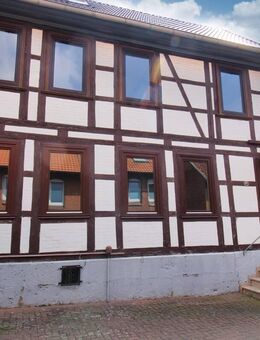 Großzügiges Einfamilienhaus mit Ausbaumöglichkeiten und Garten - Kalefeld