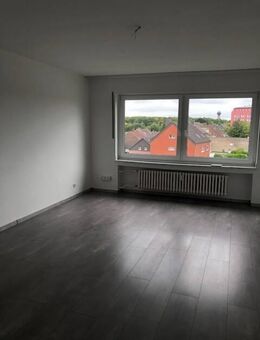 3-Zimmer-Wohnung mit Balkon und Gäste-WC in zentraler Lage von Rheinhausen-Mitte - Duisburg