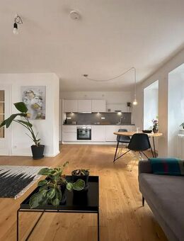 Schöne MÖBLIERTE 2-Zimmer-Wohnung mit Balkon und Einbauküche in Barmbek-Süd - Hamburg