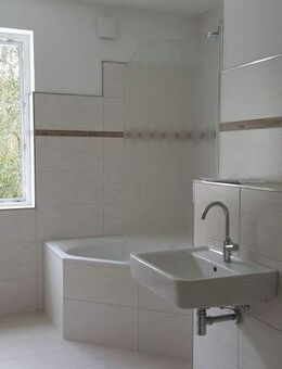 Große helle 4 Zimmer Wohnung, Balkon in Südlage - Berlin