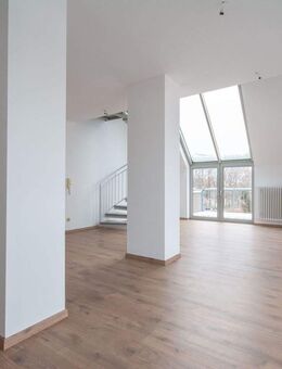 ***Wenn Sie etwas Einzigartiges suchen: 2-Zi.-Maisonette-Wohnung ganz oben*** - Neumarkt (Oberpfalz)