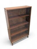Retro Vitrinenschrank | Mid Century Vitrine aus Holz in 65462