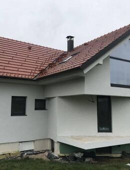 Wohn-und Geschäftshaus mit großer Scheune und großem Grundstück - Plech