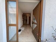 Mehrfamilienhaus mit sehr großem Grundstück - Oberdachstetten
