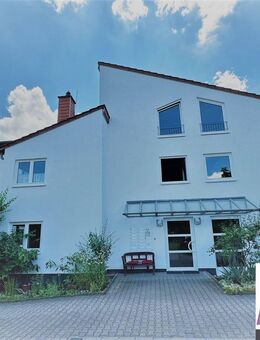 Schöne 2 ZKB mit Logia und Aufzug in Steinborn zu verkaufen - Eisenberg (Pfalz)