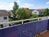Schöne 3 Zi.-Wohnung mit Balkon, Aufzug und TG-Stellplatz - Erfurt