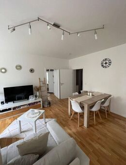 Sanierte 2 Zimmer-Wohnung mit Balkon und Stellplatz - Amberg