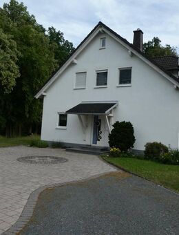 Exclusives EFH 135,61 qm, Doppelgarage, 983 qm Grundstücksgröße, Nebengebäude - Himmelkron