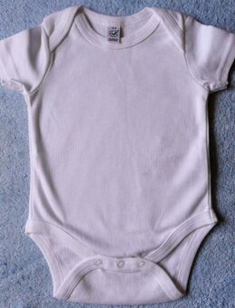 Babybody" Earthpositiv" Gr. 0-3 Monate, weiß, kurzärmelig - Niederfischbach