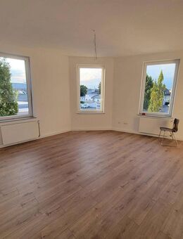 Erstbezug / Sanierte 3-Zimmer Wohnung nähe Innenstadt - Brühl (Nordrhein-Westfalen)