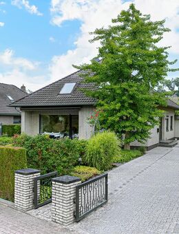 Freistehendes Einfamilienhaus mit Charme und großzügigem Garten - Wiefelstede