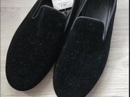 Elegante schwarze Slipper, Gr. 40, NEU mit Etikett - München Berg am Laim