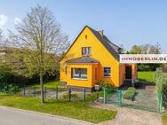 IMMOBERLIN.DE - Charaktervolles Haus auf teilbarem Westgrundstück in familienfreundlicher Lage - Panketal