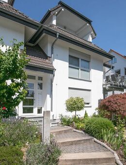 Helle Maisonettewohnung mit offener Galerie in ruhiger Lage - Dreieich