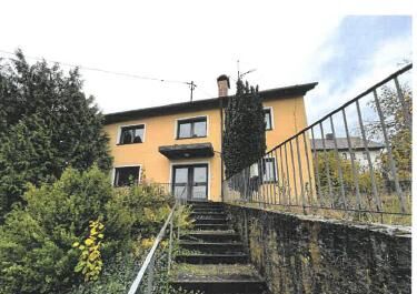 großzügiges Einfamilienhaus mit Nebengebäude, Scheune und großem Garten