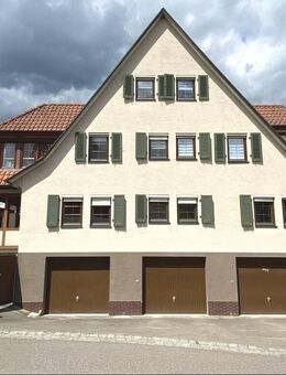 Familiengerechte Wohnung mit 2 Balkonen und Einzelgarage - Murrhardt