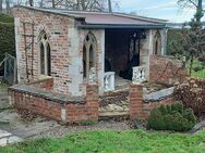 Gartenhaus englisch gotisch Stein Rückbau Baustoffe Klinker Sandsteine Ziegel Balken Dachziegel - Salzatal