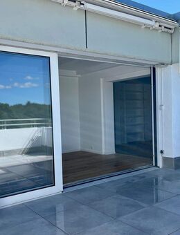 Top renoviertes Penthouse mit unverbaubarem, freien Blick ins Grüne - Haar