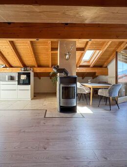 Traumhafte kernsanierte 2-Zimmer-Dachgeschosswohnung in Grassau mit 2 Balkonen & Stellplatz - Grassau