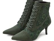 LASCANA Schnürstiefelette in sexy Spitzen Optik, Stiefel