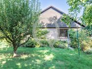 Charmantes EFH in Seenähe mit Ausbaupotenzial und großem Grundstück - Bosau