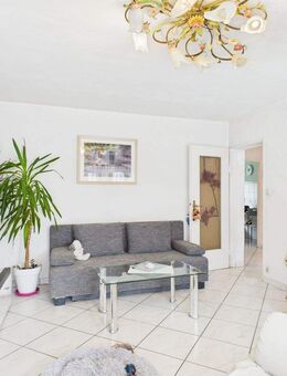 Charmante Erdgeschosswohnung in Schorndorf mit Balkon - Schorndorf (Baden-Württemberg)