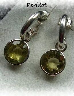 Kreolen. 925 Silber mit Peridotanhängern - Stemmen