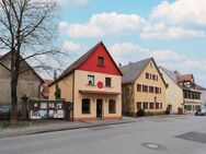 Haus als Gewerbe oder Wohnhaus mit 2 Stellplätzen, ohne Garten und aktuell ohne Bad, in Ammerndorf. - Ammerndorf