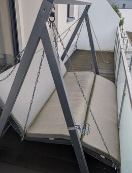 Hollywoodschaukel mit neuer Abdeckung - Bochum Ehrenfeld