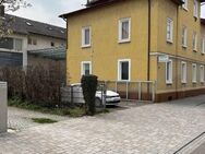 Stadtmitte Göppingen: Dreifamilienhaus mit ca. 300 qm Wohnfläche und insgesamt ca. 4 ar Grundstück - Göppingen