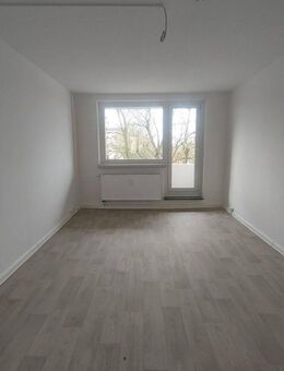 Renovierte Wohnung mit Balkon und hellem Bad in Sangerhausen- bezugsfertig! - Sangerhausen