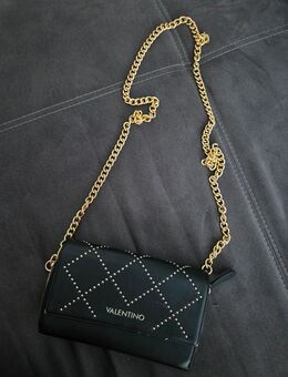 Valentino Clutch - Berlin