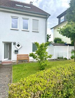 Hermann Immobilien: Modernes REH in schöner Feldrandlage in Oberrodenbach, toll geschnitten! - Rodenbach (Hessen)