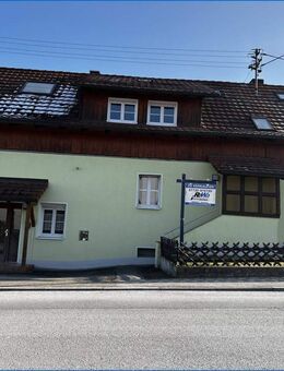 Schönes 2 Familienhaus mit Potential auf großem Grundstück mit tollem Garten und Doppelgarage - frei - Mühlingen