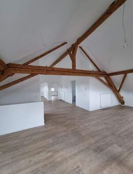 Dachgeschosswohnung mit Einbauküche - BMW in unmittelbarer Nähe - Straßkirchen