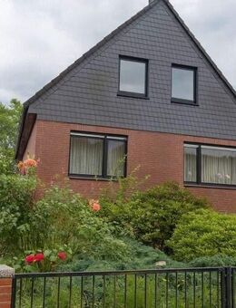 Bremen Burg-Grambke: Freistehendes Einfamilienhaus mit Einliegerwohnung und Garage in begehrter Lage - Bremen